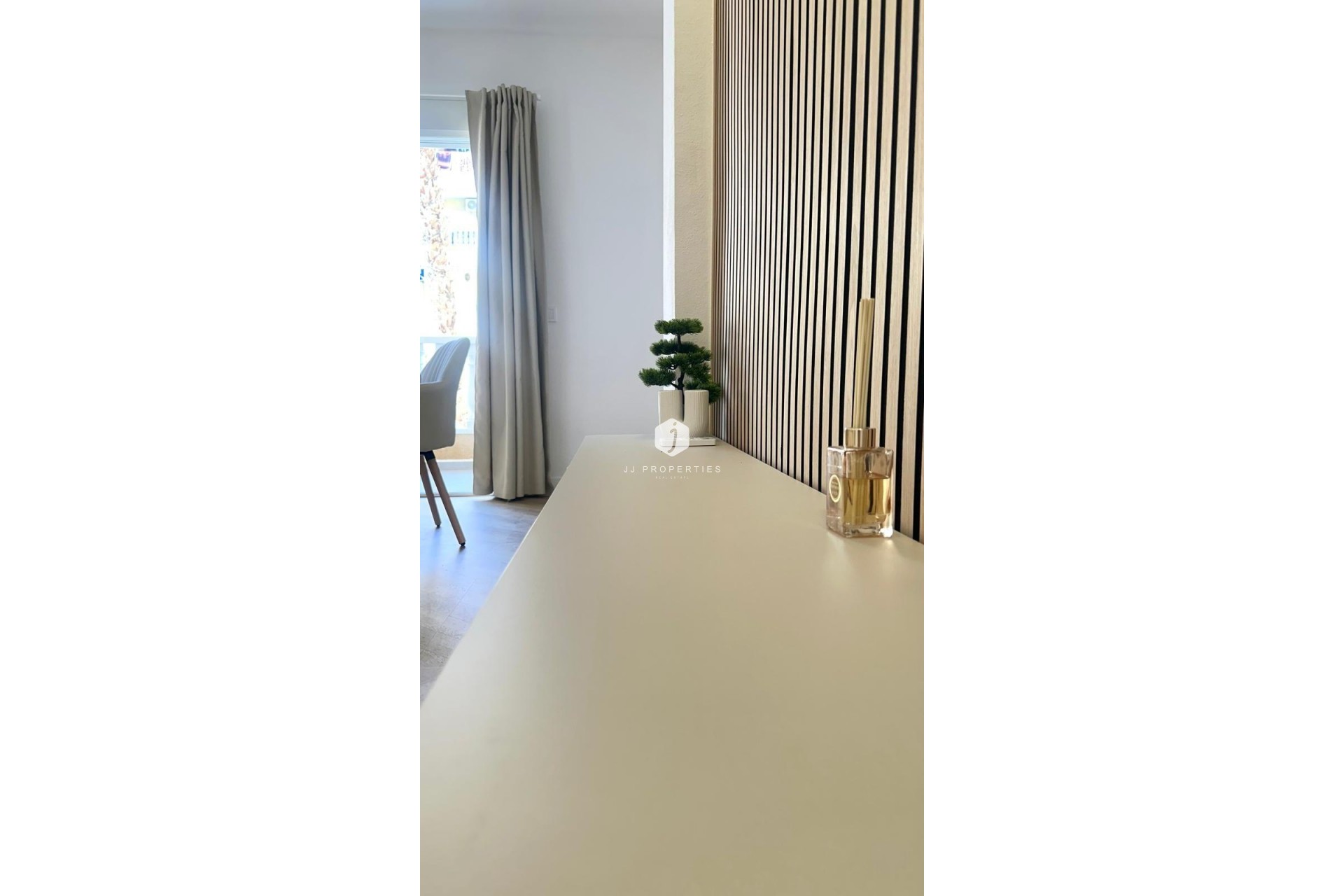 Resale - Apartment / flat -
Torrevieja - Centro