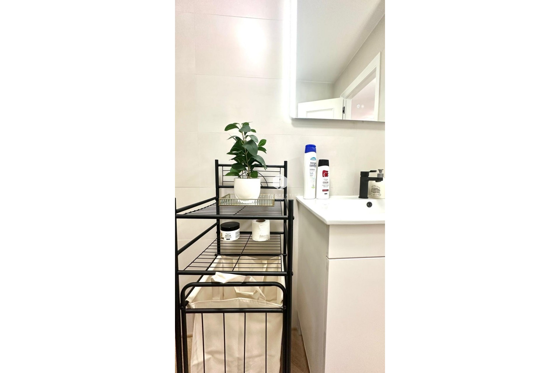 Resale - Apartment / flat -
Torrevieja - Centro