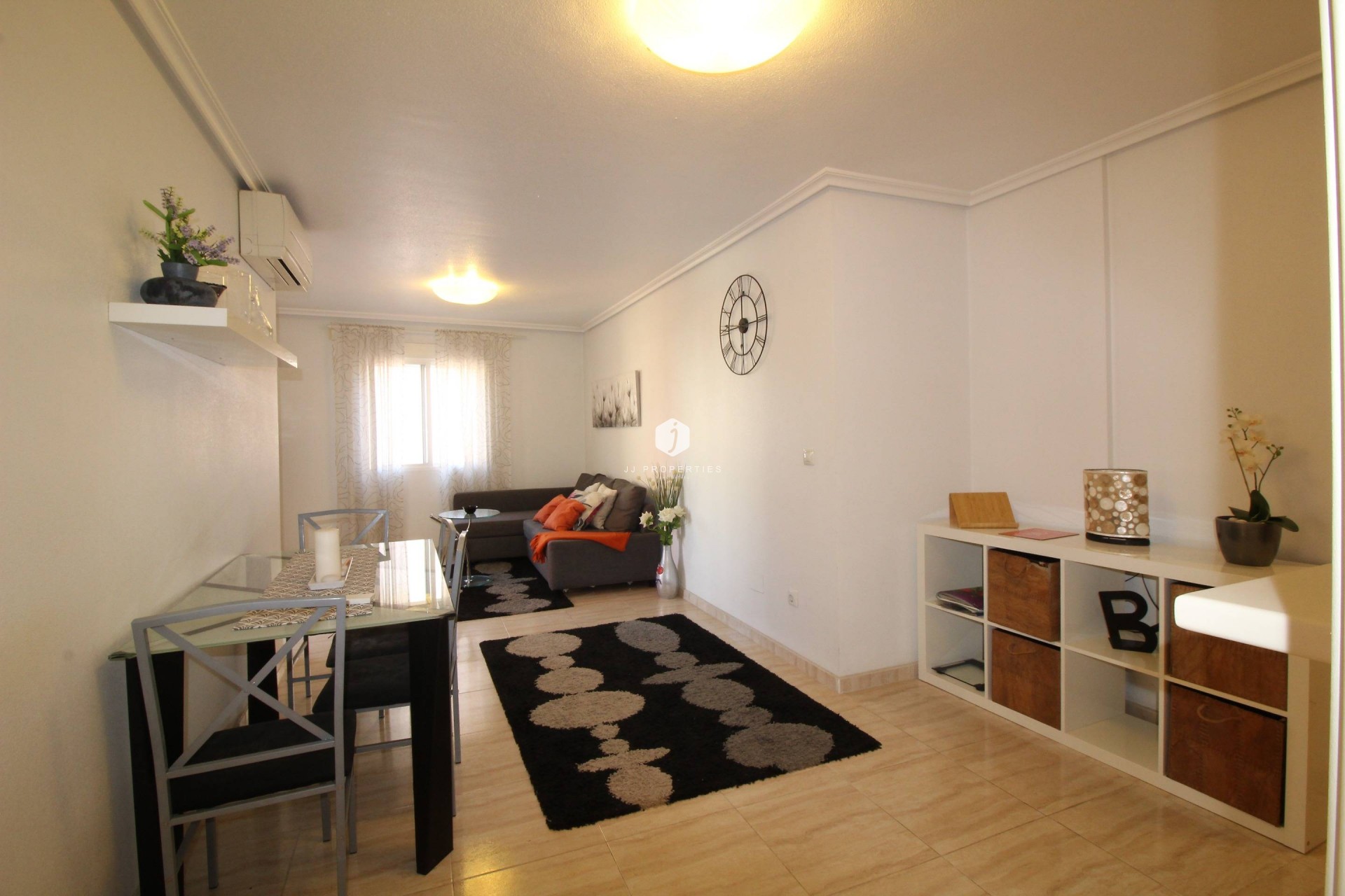 Resale - Apartment / flat -
Torrevieja - Centro