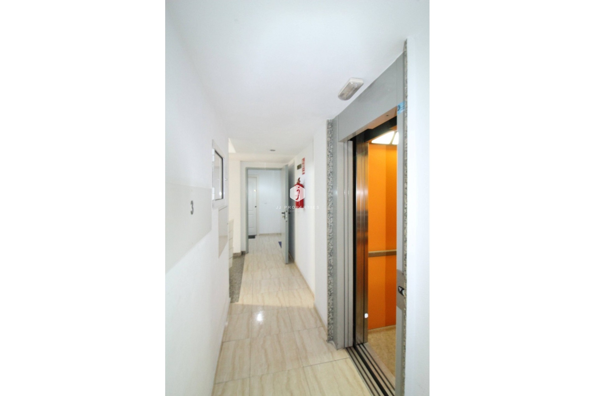 Resale - Apartment / flat -
Torrevieja - Centro