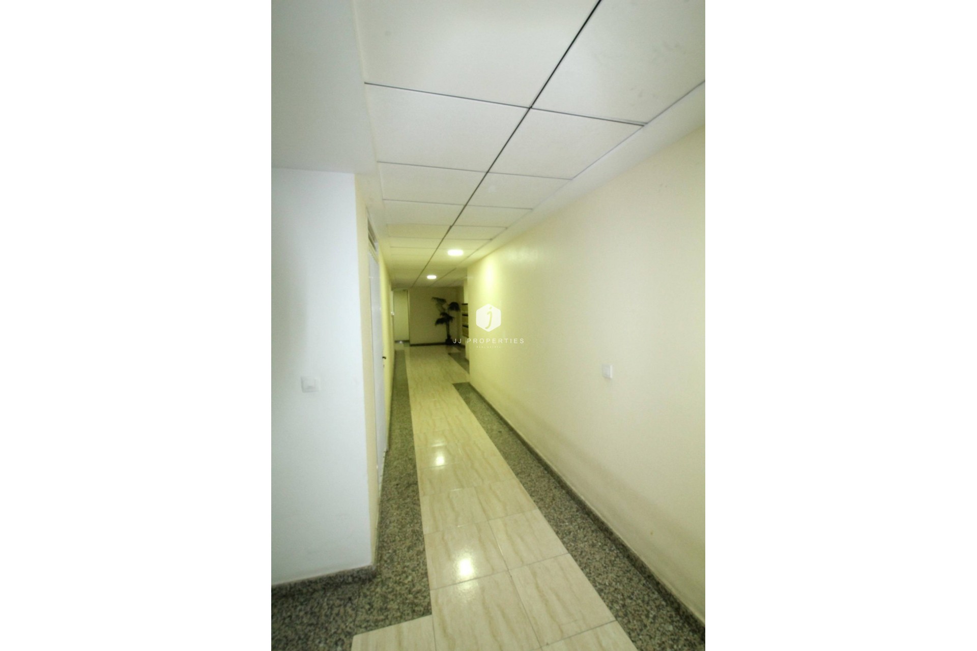 Resale - Apartment / flat -
Torrevieja - Centro