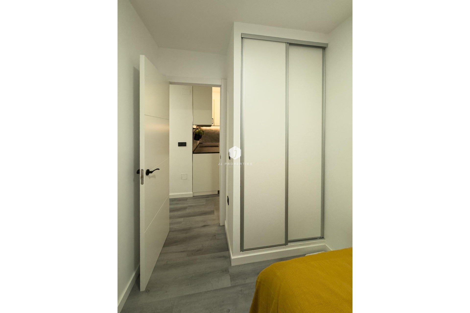 Resale - Apartment / flat -
Torrevieja - Centro