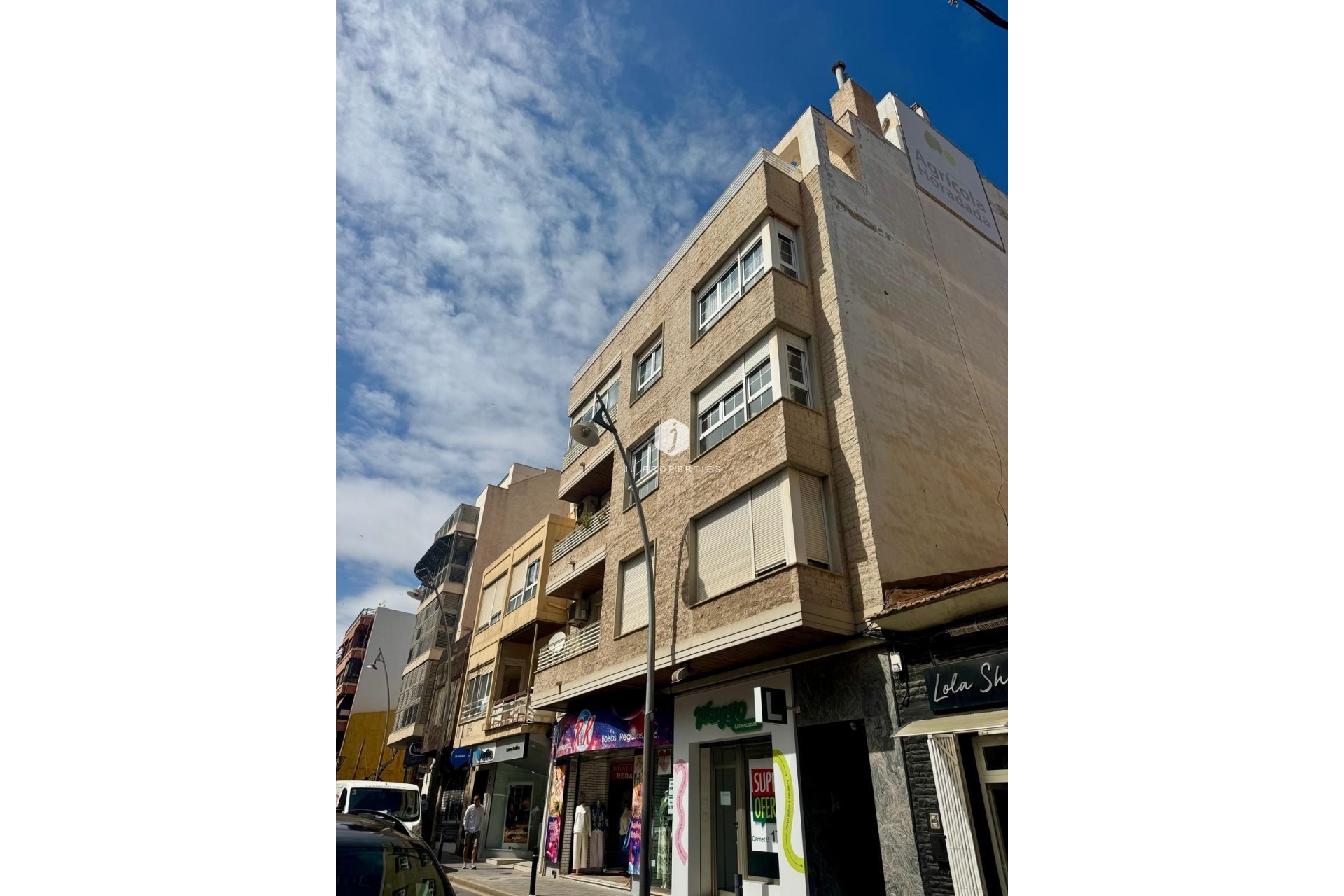 Resale - Apartment / flat -
Torrevieja - Centro