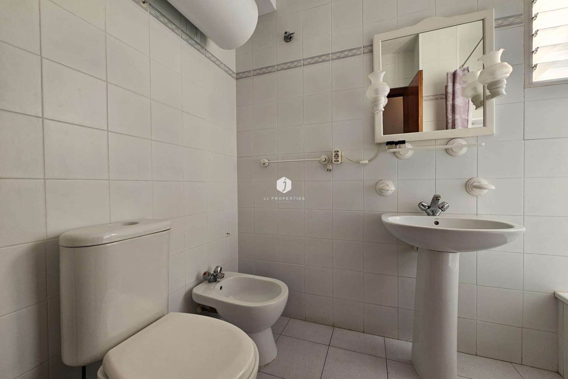 Resale - Apartment / flat -
Torrevieja - Centro