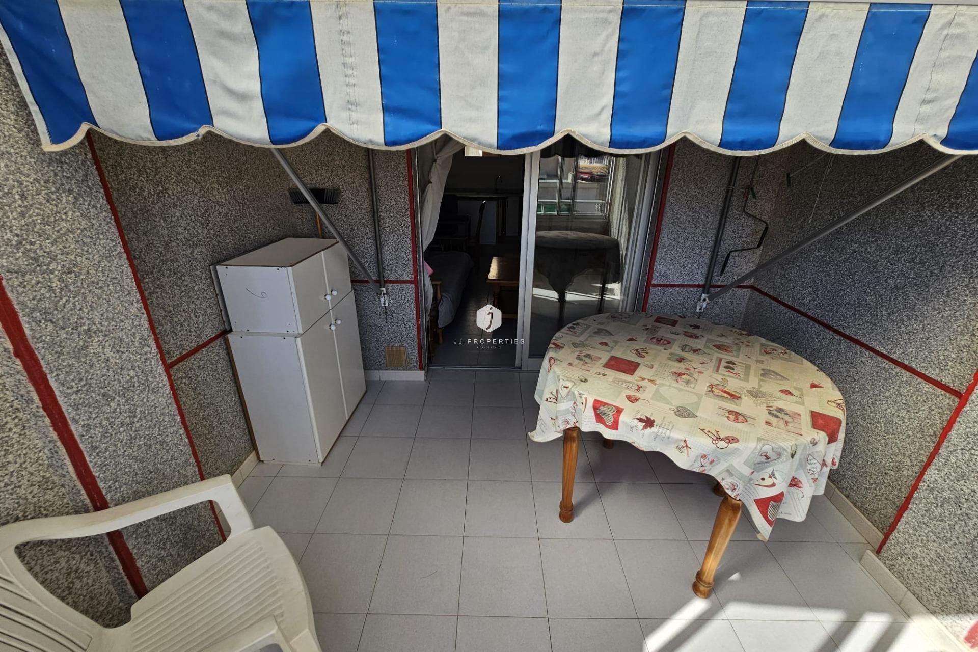 Resale - Apartment / flat -
Torrevieja - Centro