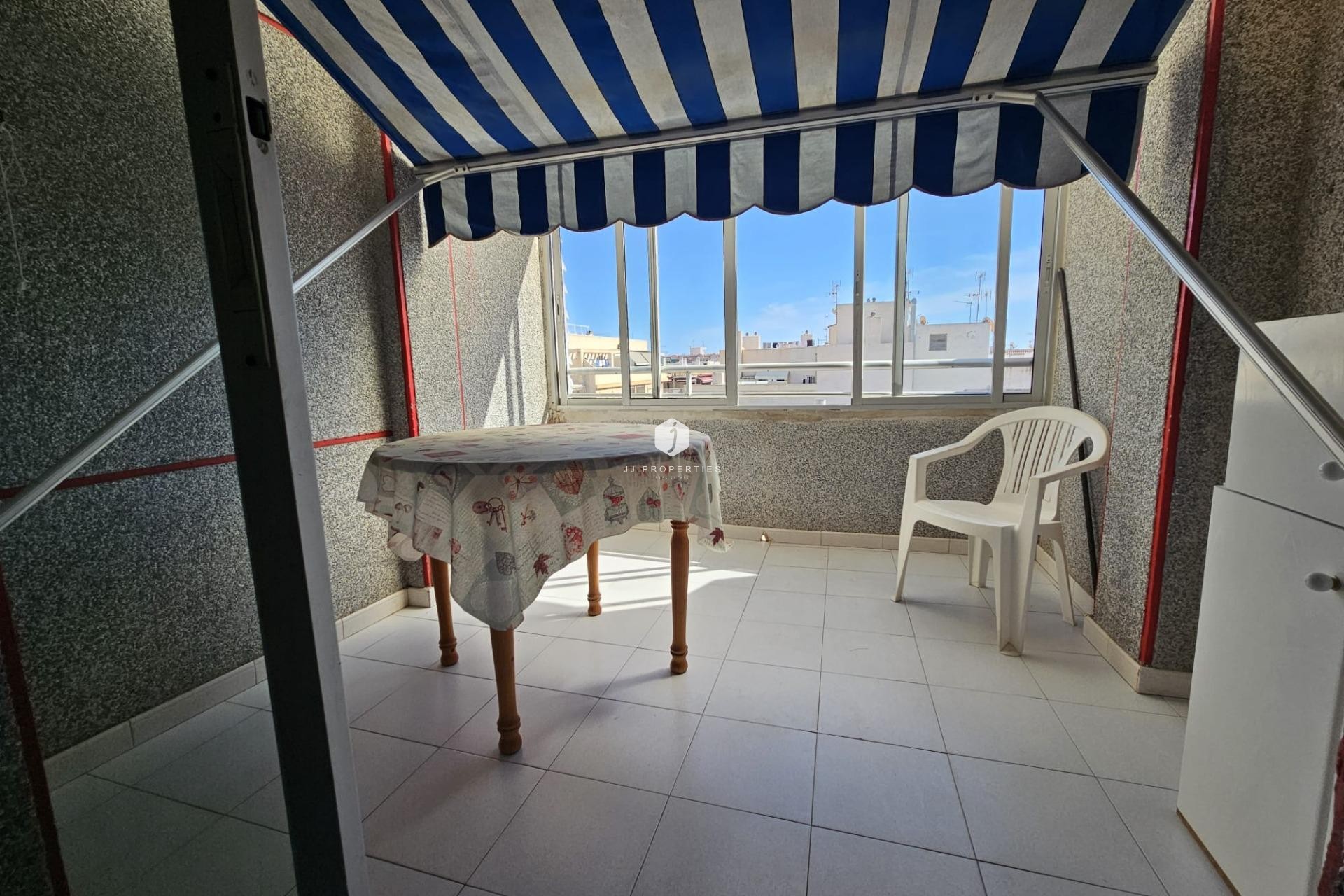 Resale - Apartment / flat -
Torrevieja - Centro