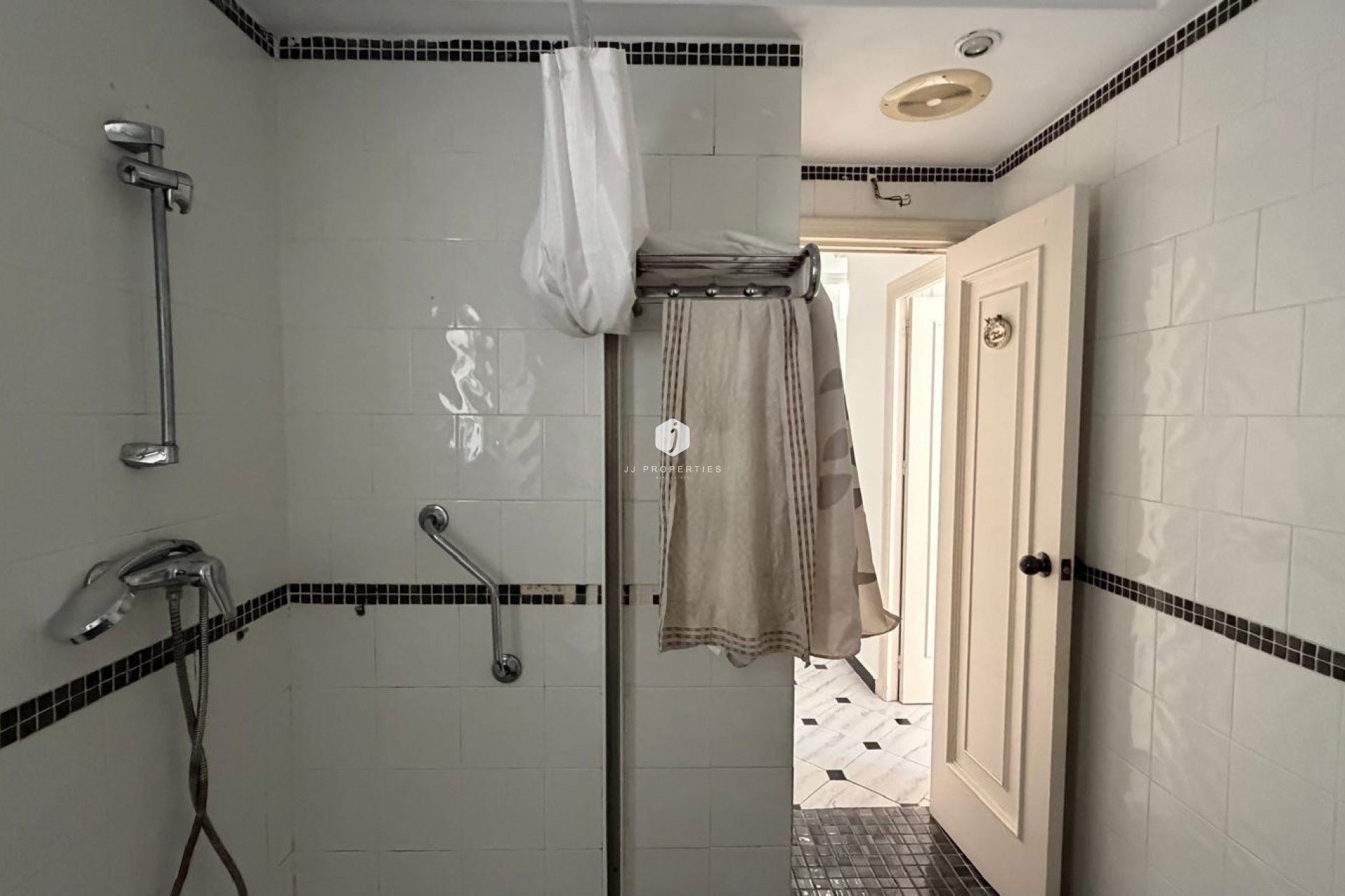 Resale - Apartment / flat -
Torrevieja - Centro