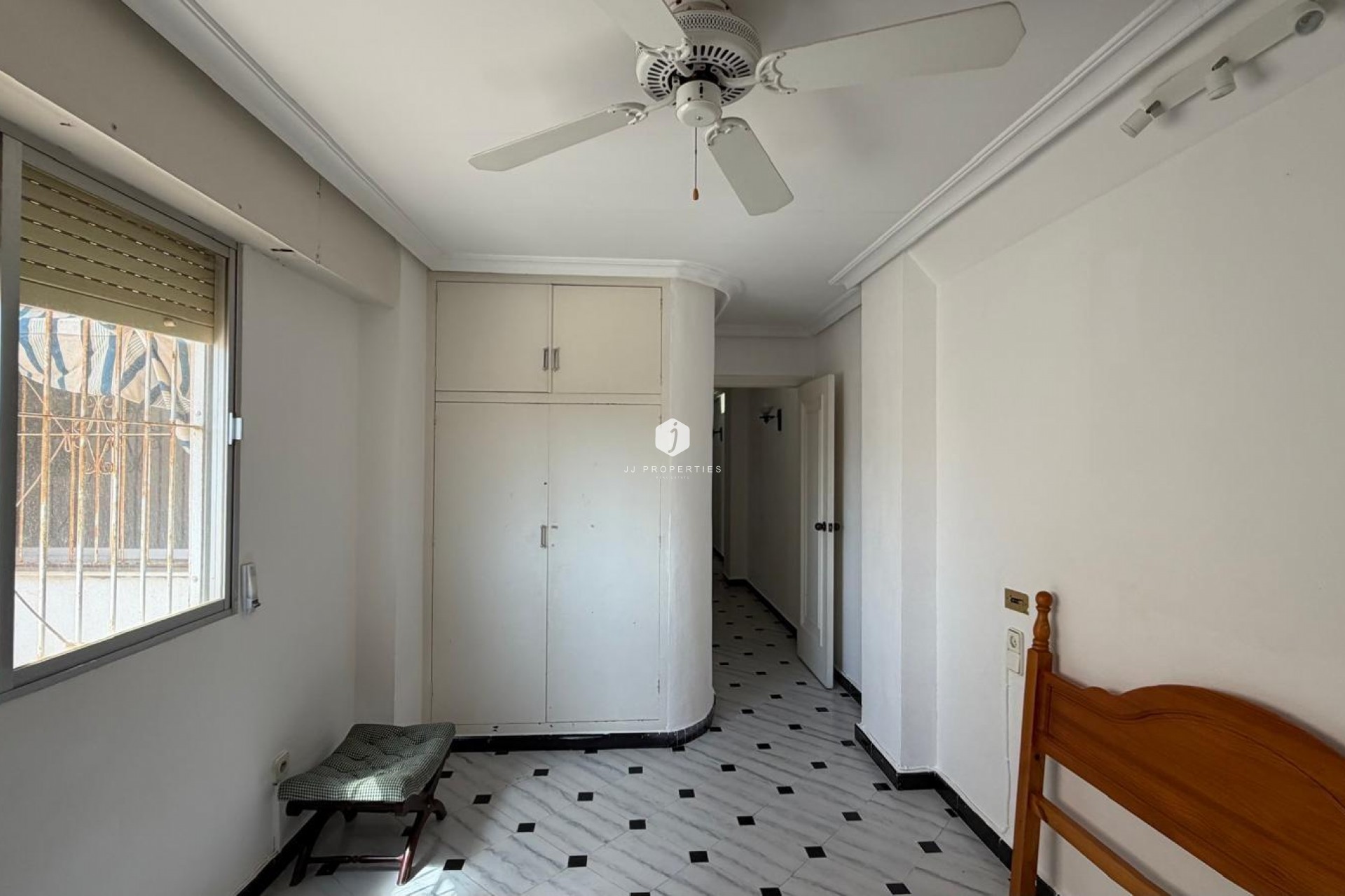 Resale - Apartment / flat -
Torrevieja - Centro