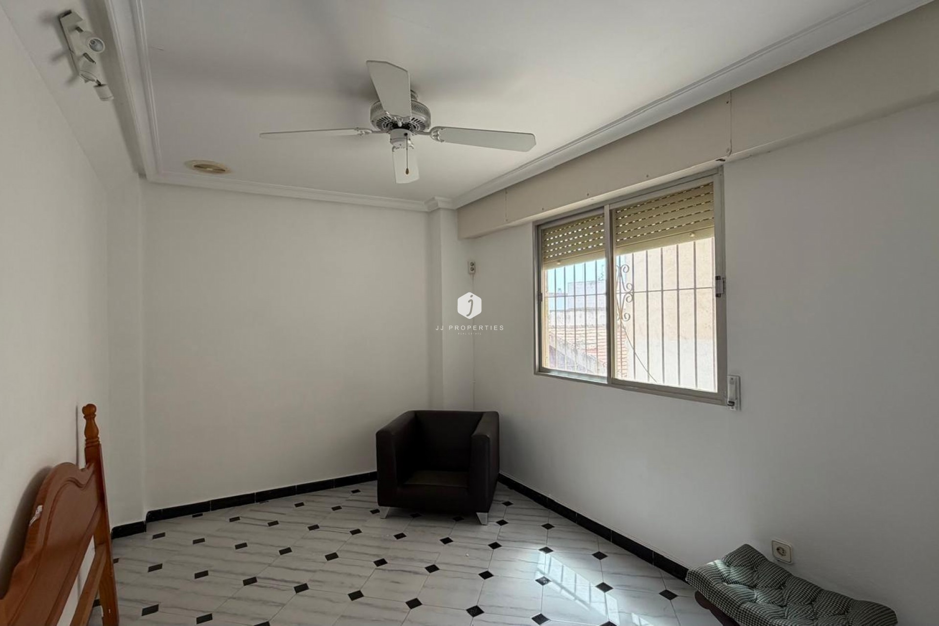 Resale - Apartment / flat -
Torrevieja - Centro