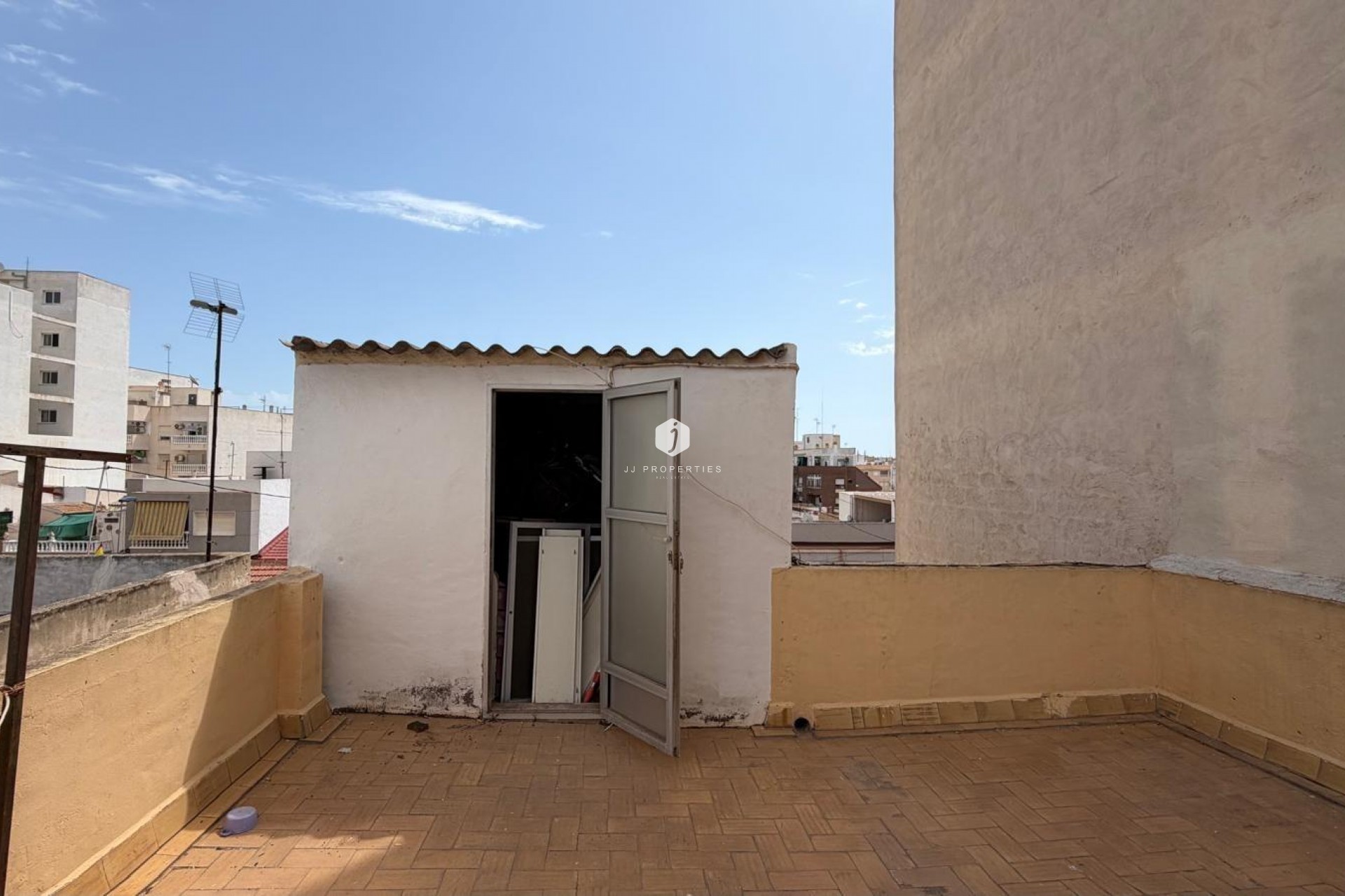 Resale - Apartment / flat -
Torrevieja - Centro