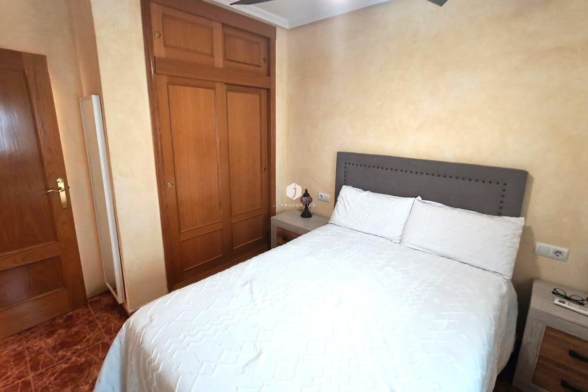 Resale - Apartment / flat -
Torrevieja - Centro