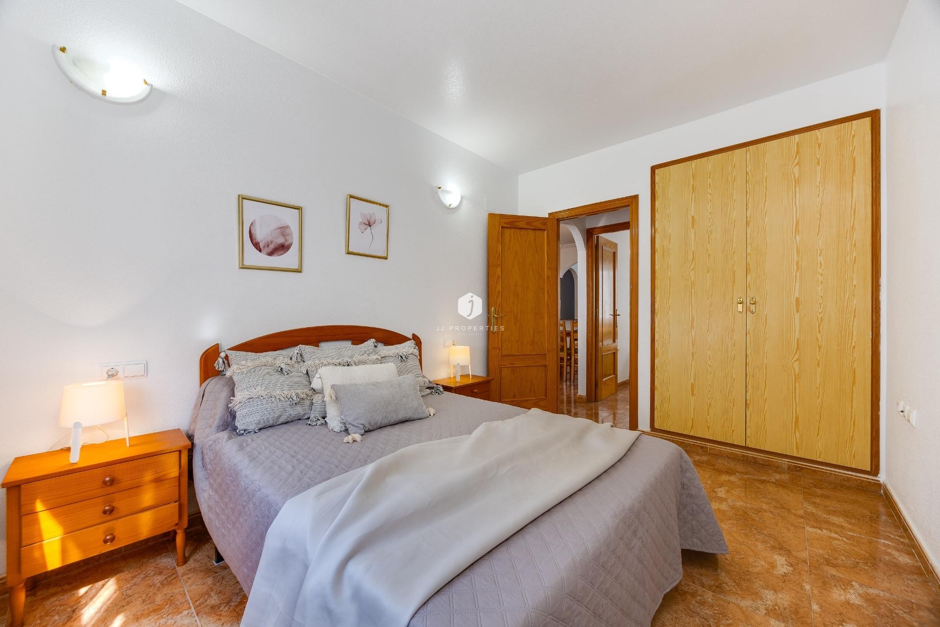 Resale - Apartment / flat -
Torrevieja - Centro