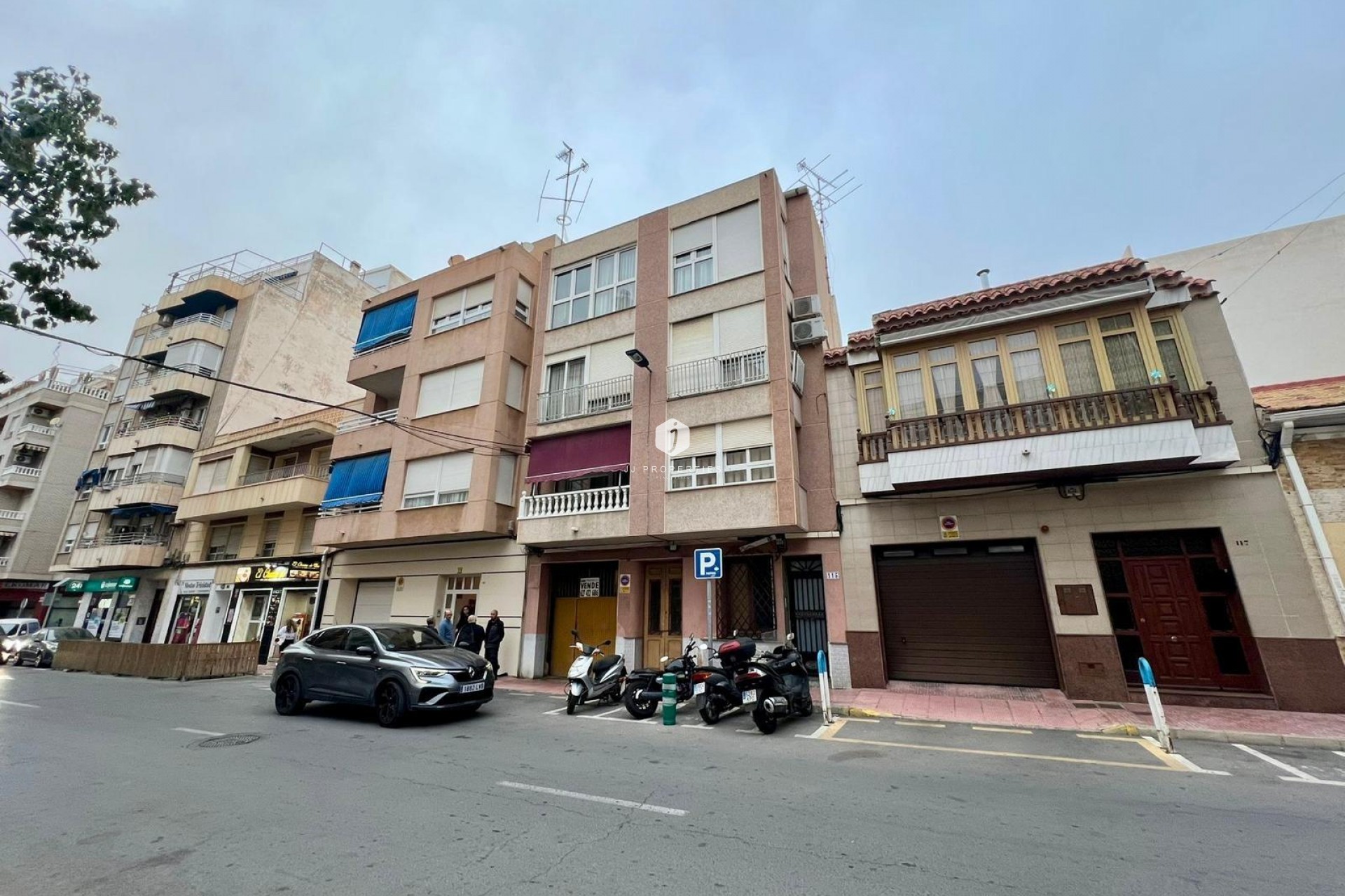 Resale - Apartment / flat -
Torrevieja - Centro