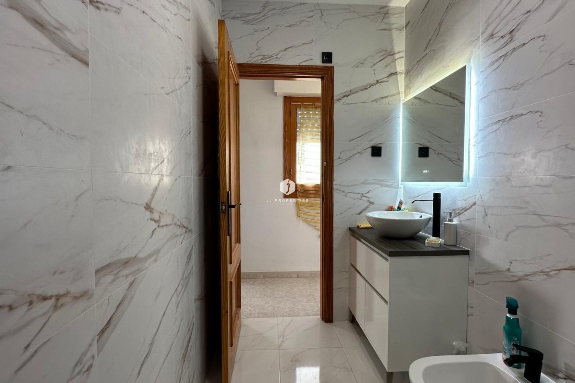 Resale - Apartment / flat -
Torrevieja - Centro