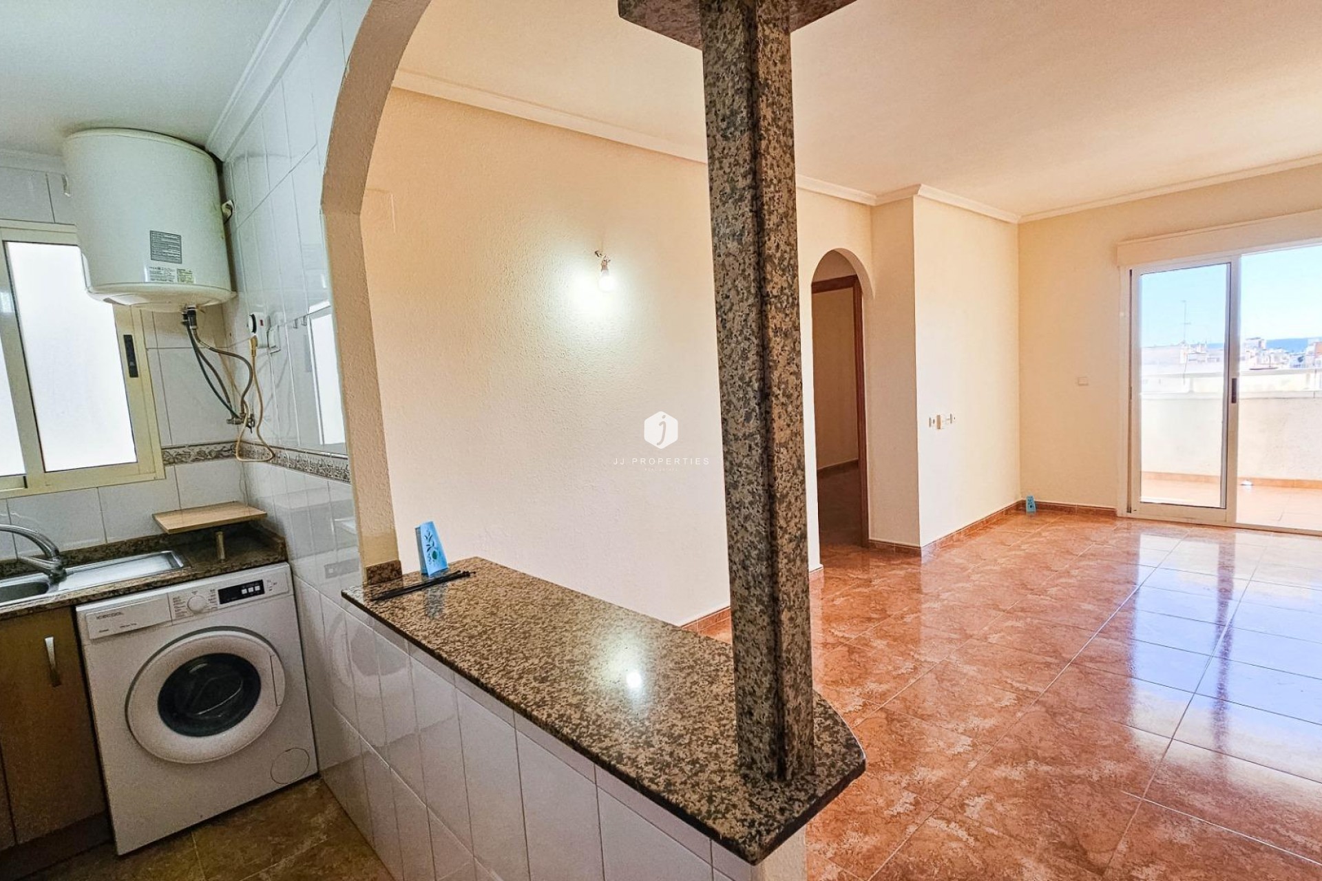 Resale - Apartment / flat -
Torrevieja - Centro