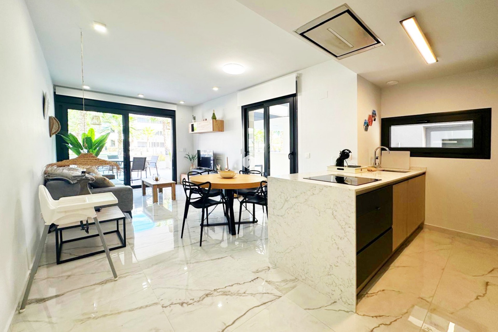 Resale - Apartment / flat -
Torrevieja - Costa Blanca