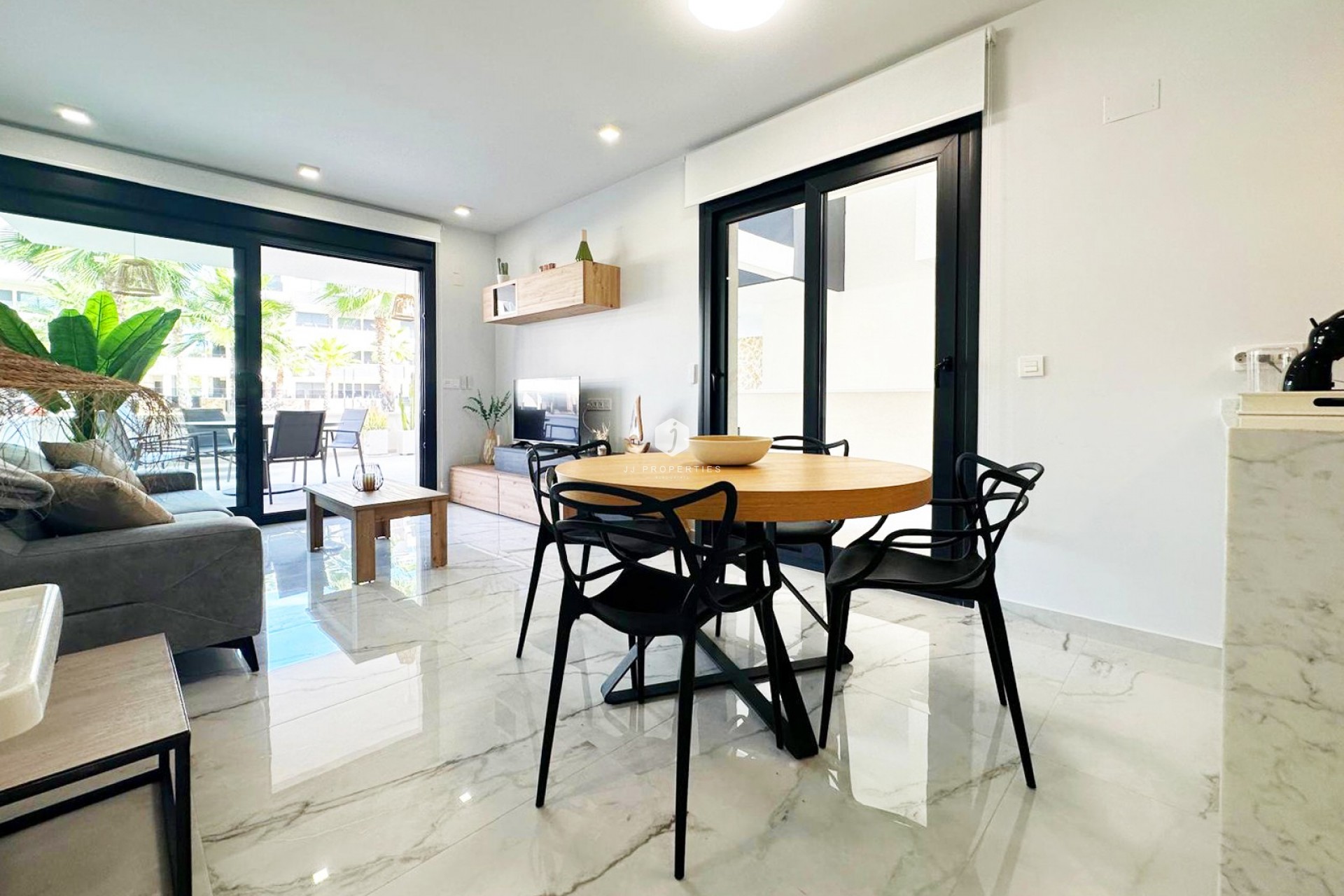 Resale - Apartment / flat -
Torrevieja - Costa Blanca