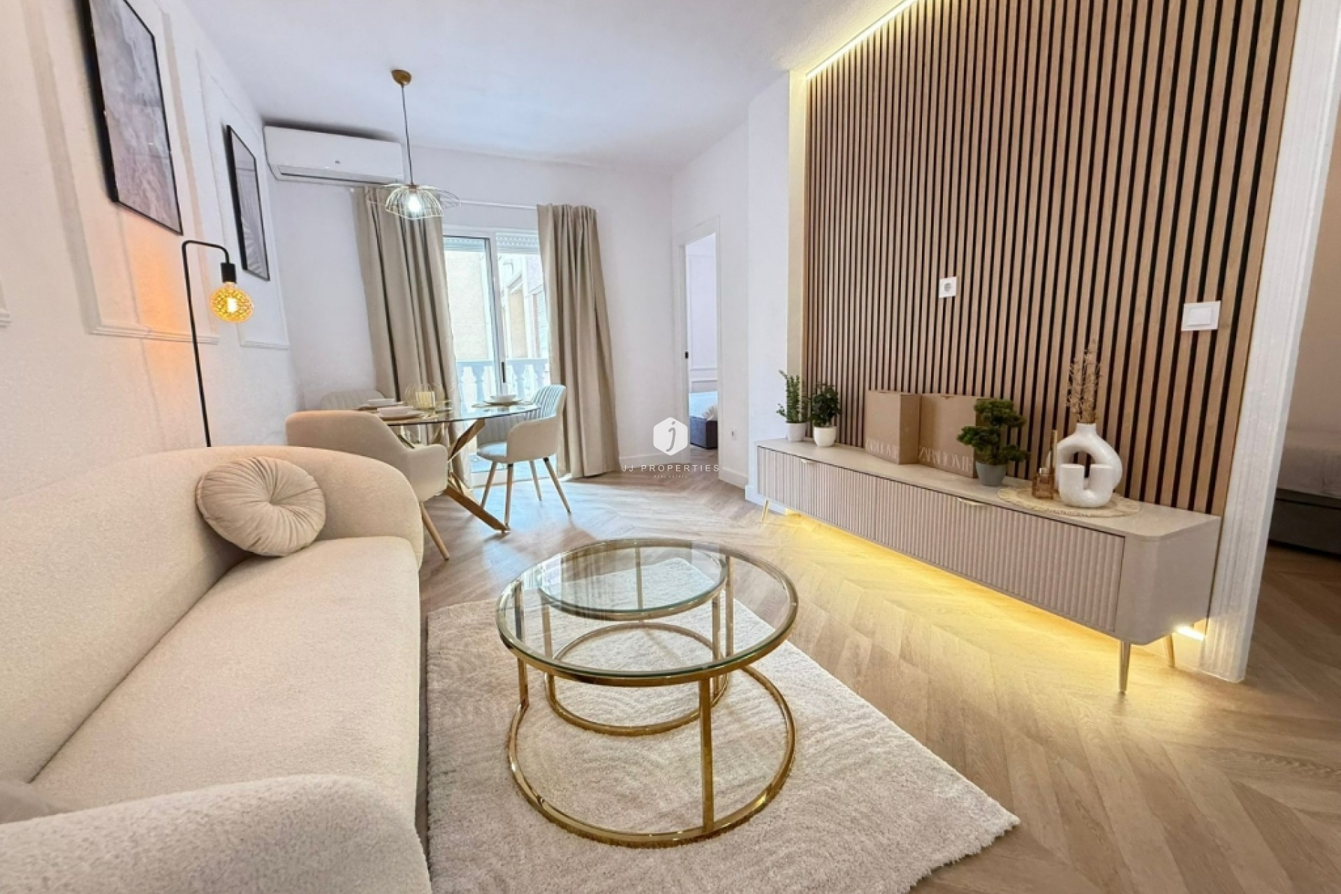 Resale - Apartment / flat -
Torrevieja - Costa Blanca