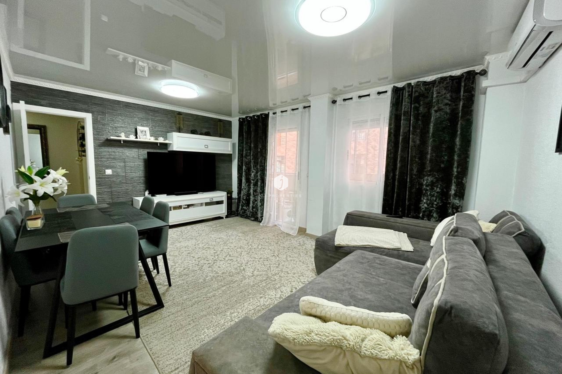 Resale - Apartment / flat -
Torrevieja - Costa Blanca