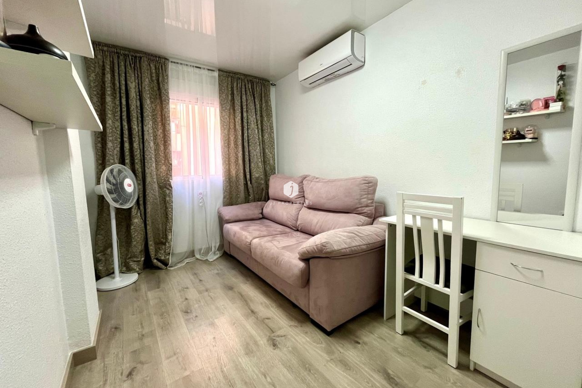 Resale - Apartment / flat -
Torrevieja - Costa Blanca