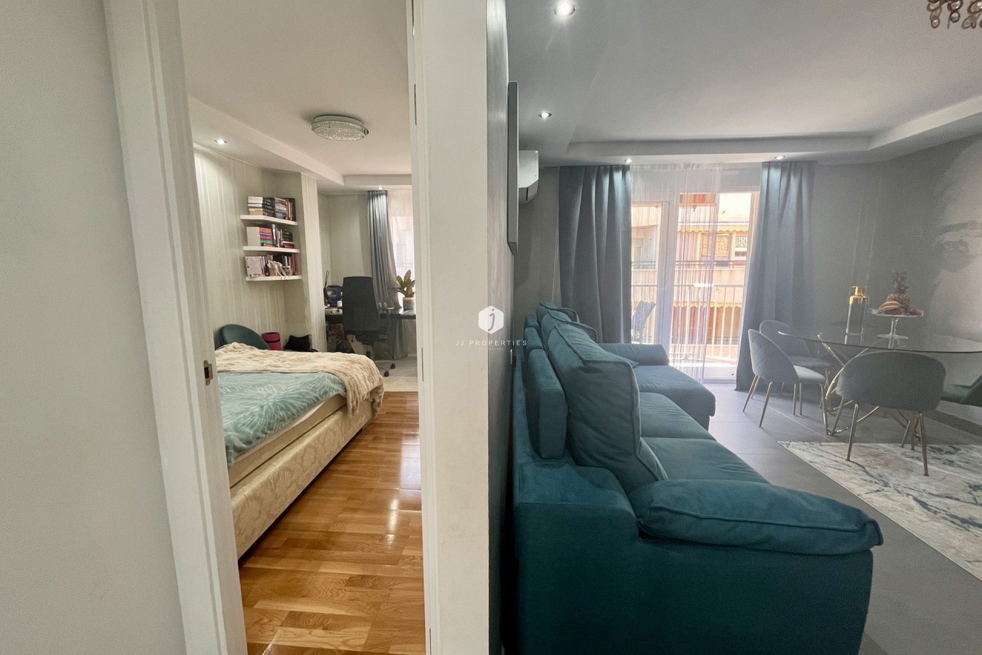 Resale - Apartment / flat -
Torrevieja - Costa Blanca