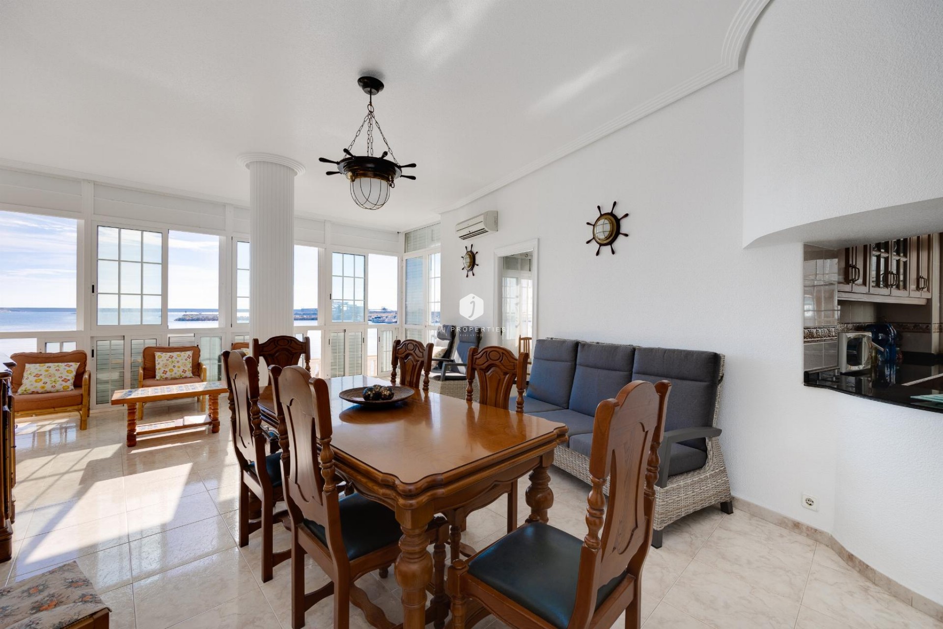 Resale - Apartment / flat -
Torrevieja - Costa Blanca
