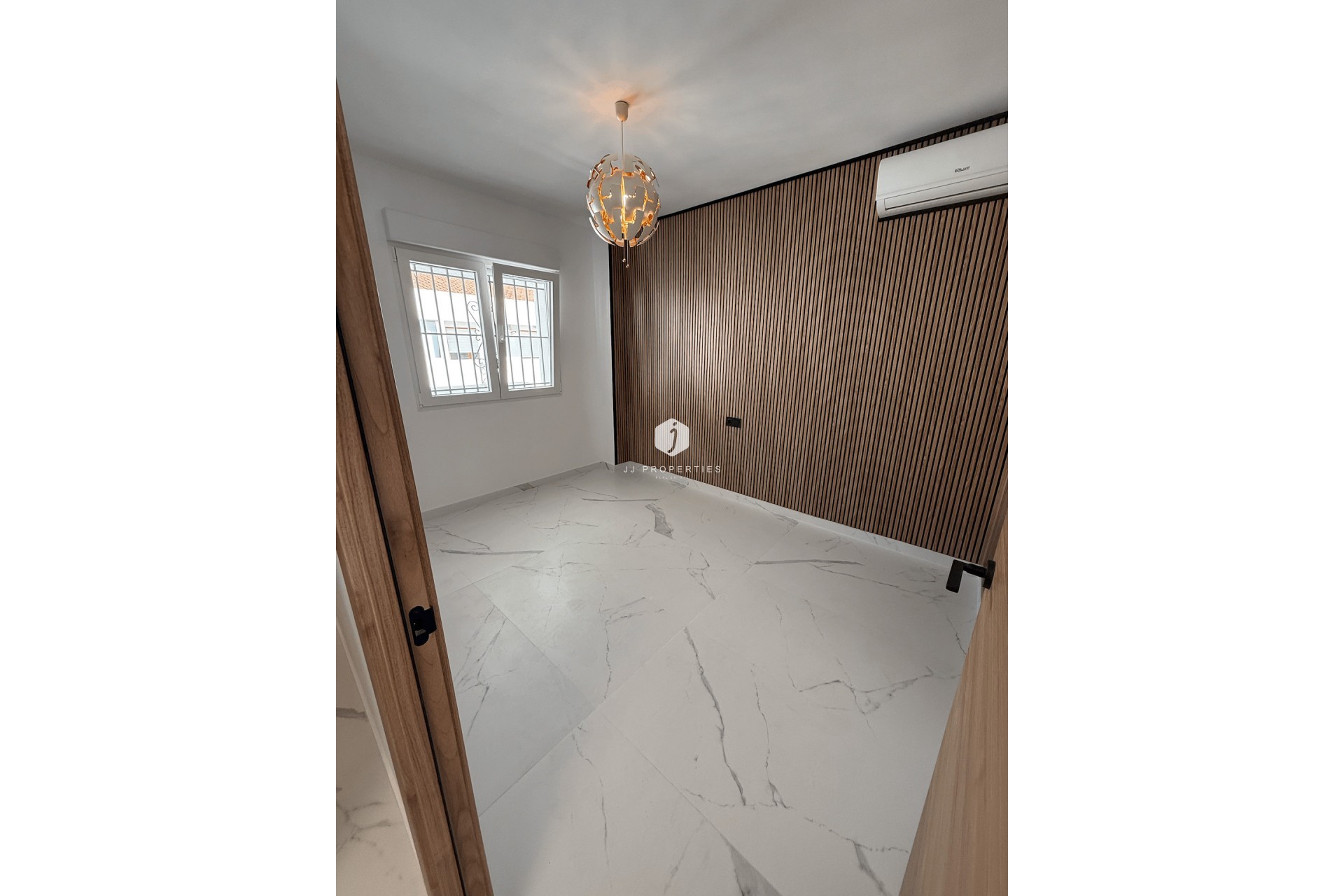 Resale - Apartment / flat -
Torrevieja - Costa Blanca