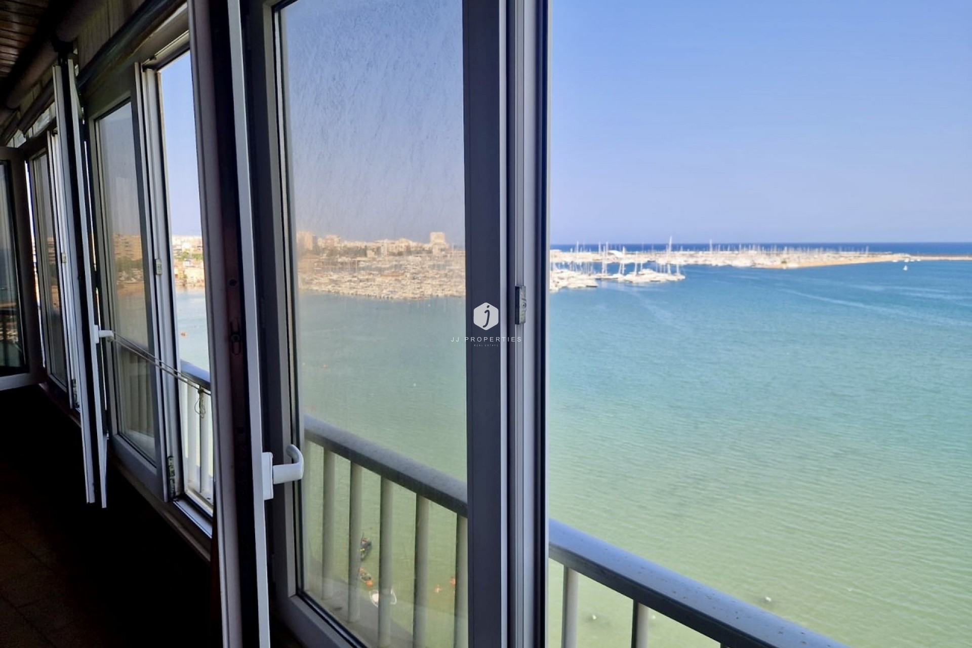 Resale - Apartment / flat -
Torrevieja - Costa Blanca