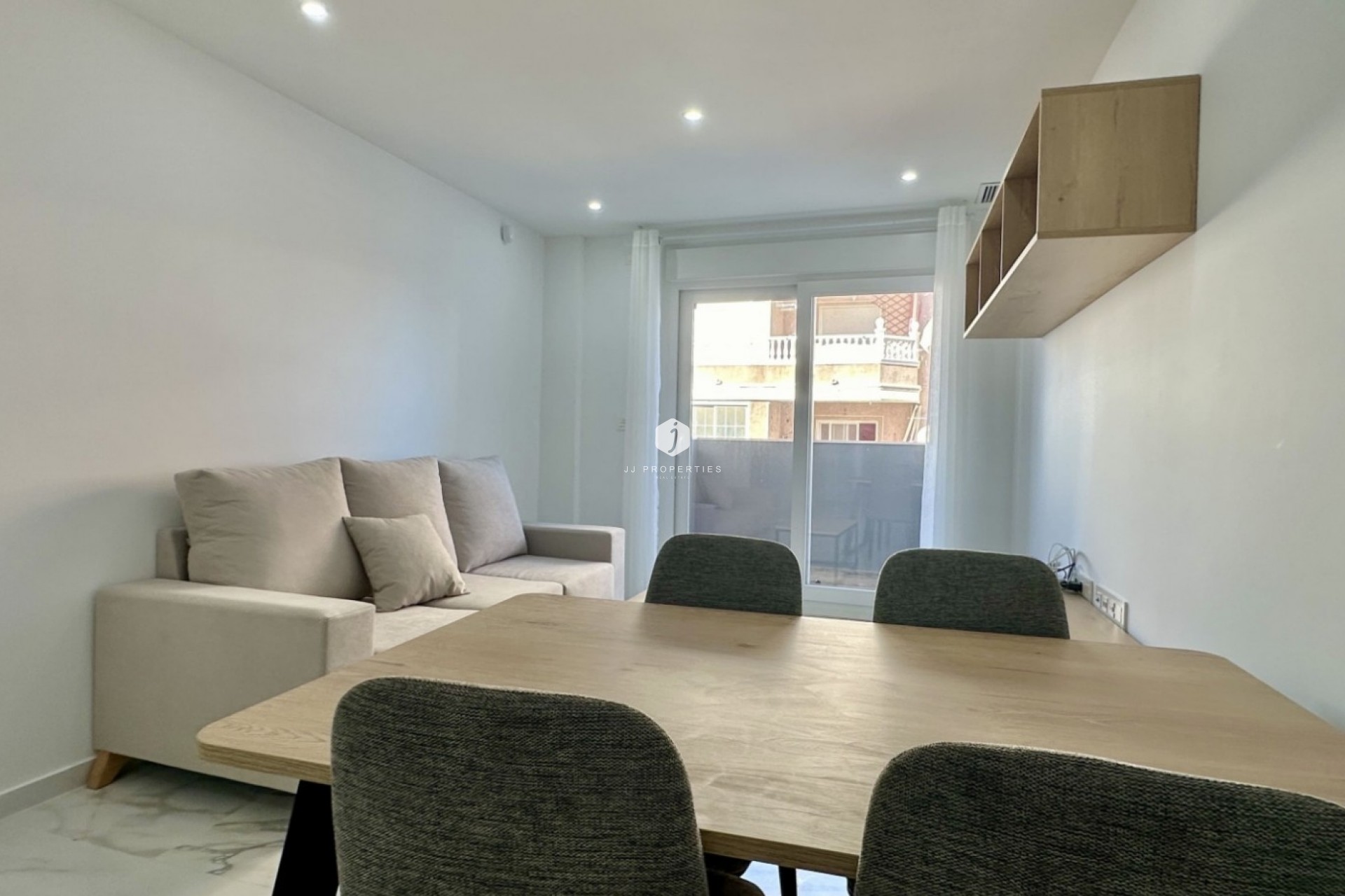 Resale - Apartment / flat -
Torrevieja - Costa Blanca