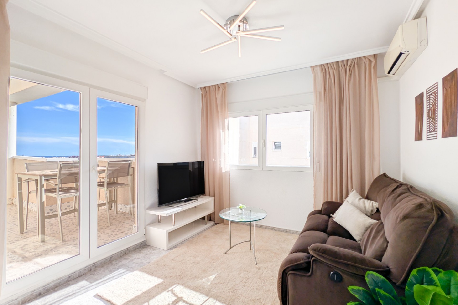 Resale - Apartment / flat -
Torrevieja - Costa Blanca