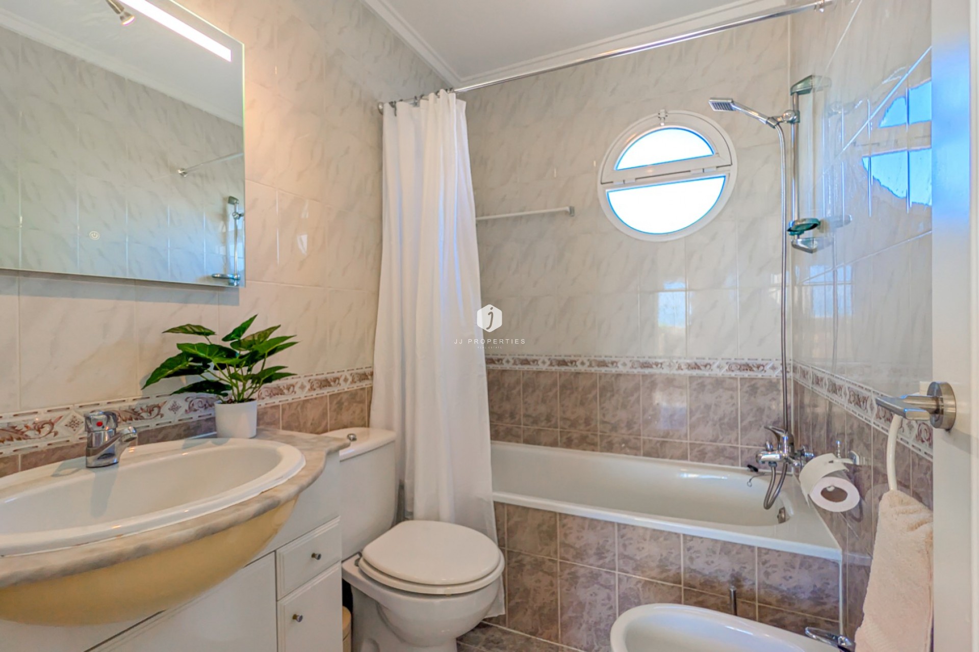 Resale - Apartment / flat -
Torrevieja - Costa Blanca