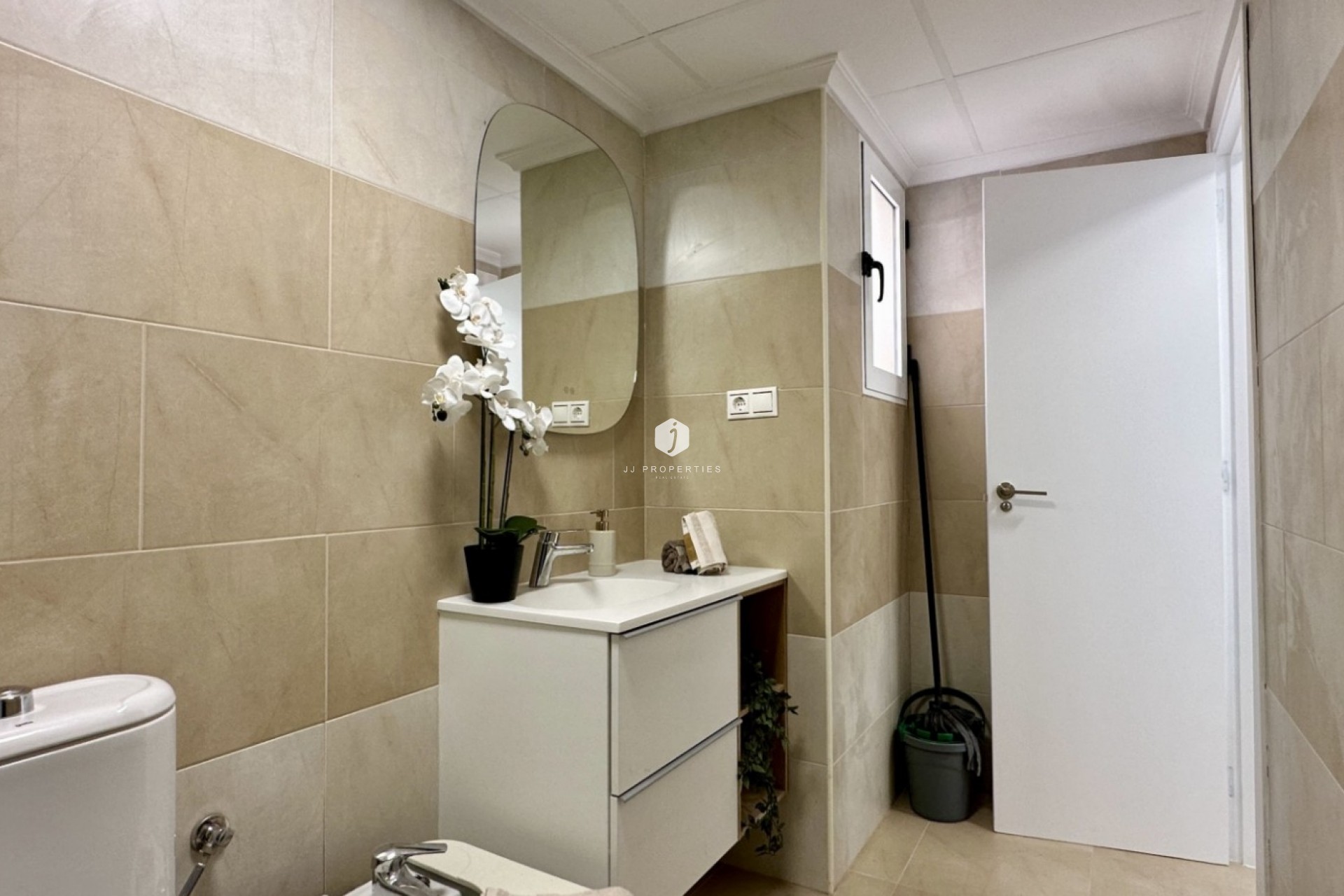 Resale - Apartment / flat -
Torrevieja - Costa Blanca