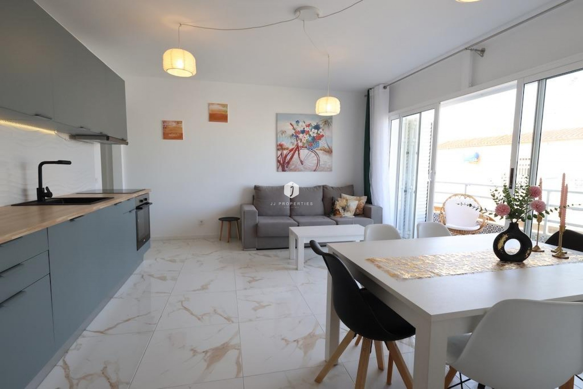 Resale - Apartment / flat -
Torrevieja - Costa Blanca