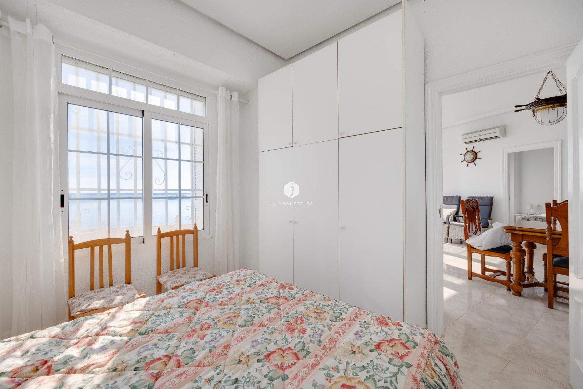 Resale - Apartment / flat -
Torrevieja - Costa Blanca