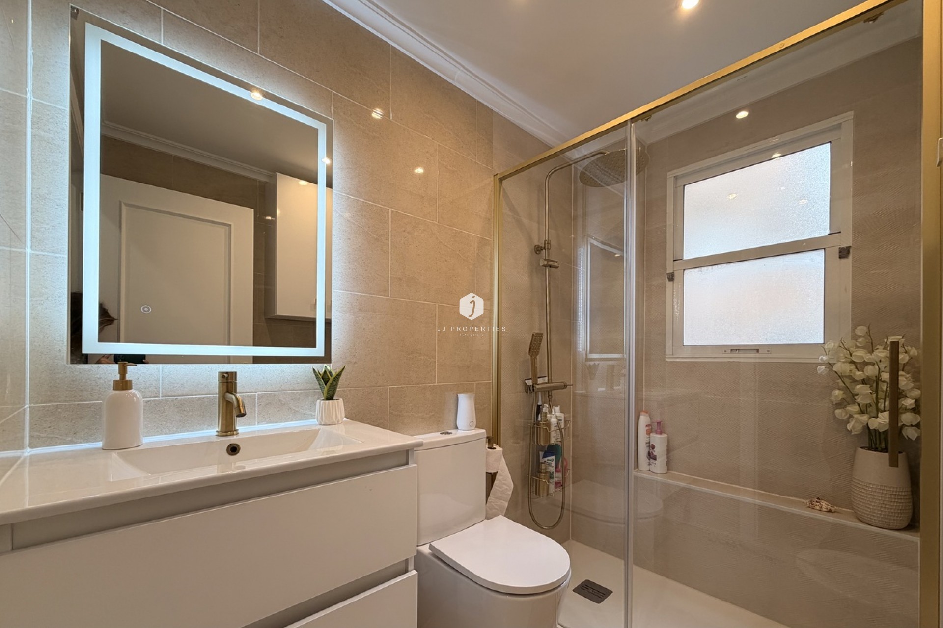 Resale - Apartment / flat -
Torrevieja - Costa Blanca