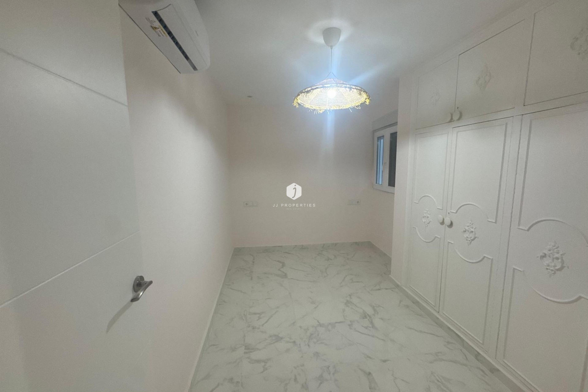 Resale - Apartment / flat -
Torrevieja - Costa Blanca