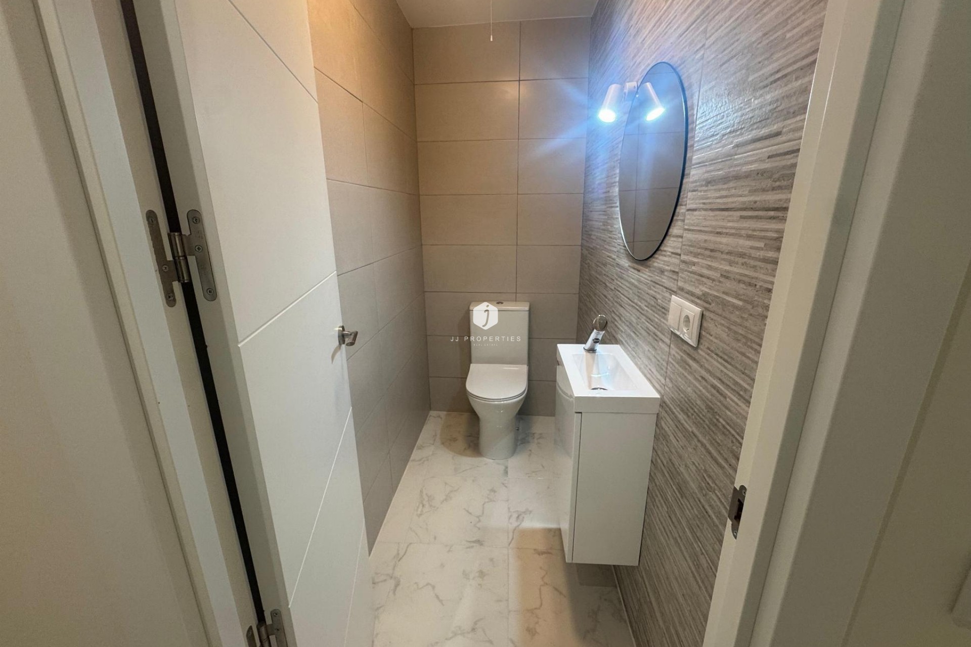 Resale - Apartment / flat -
Torrevieja - Costa Blanca