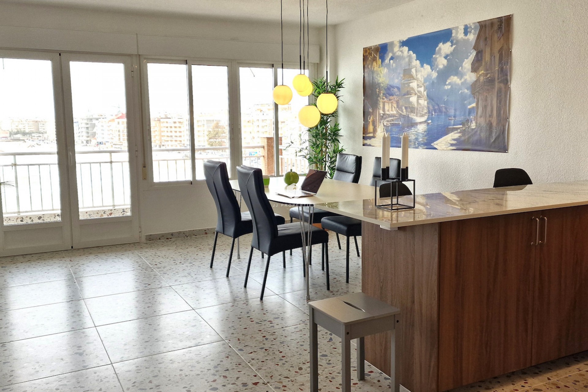Resale - Apartment / flat -
Torrevieja - Costa Blanca