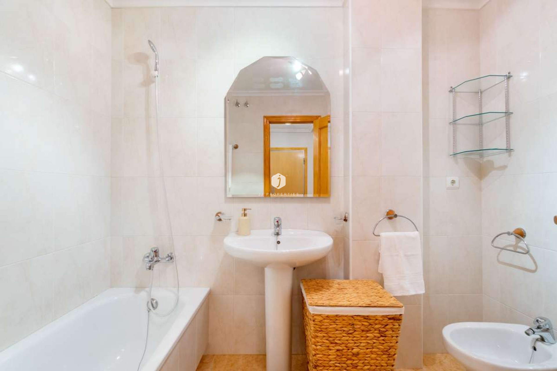 Resale - Apartment / flat -
Torrevieja - Costa Blanca