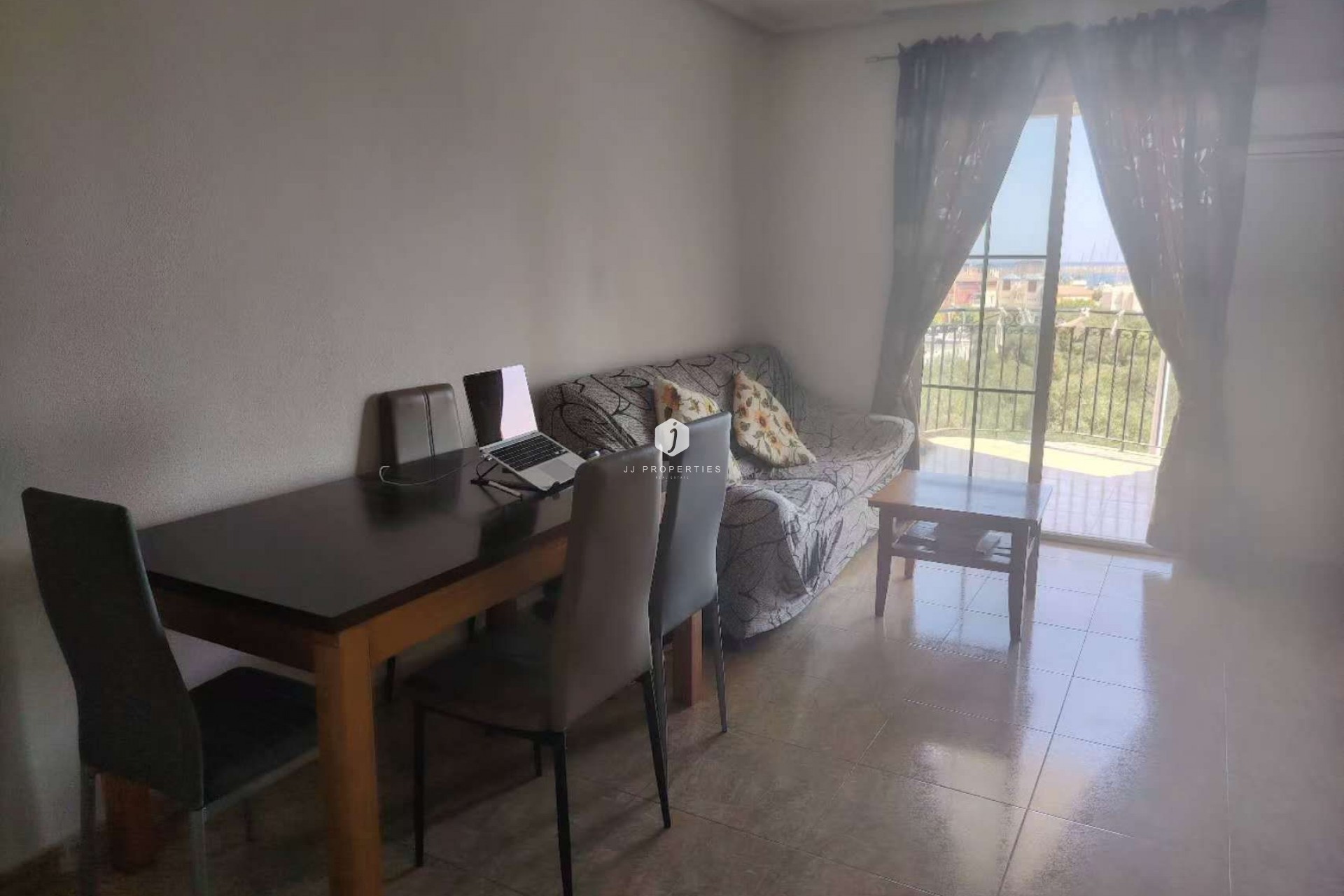 Resale - Apartment / flat -
Torrevieja - Costa Blanca