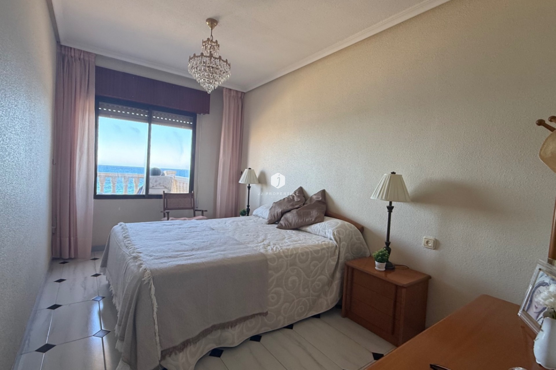 Resale - Apartment / flat -
Torrevieja - Costa Blanca
