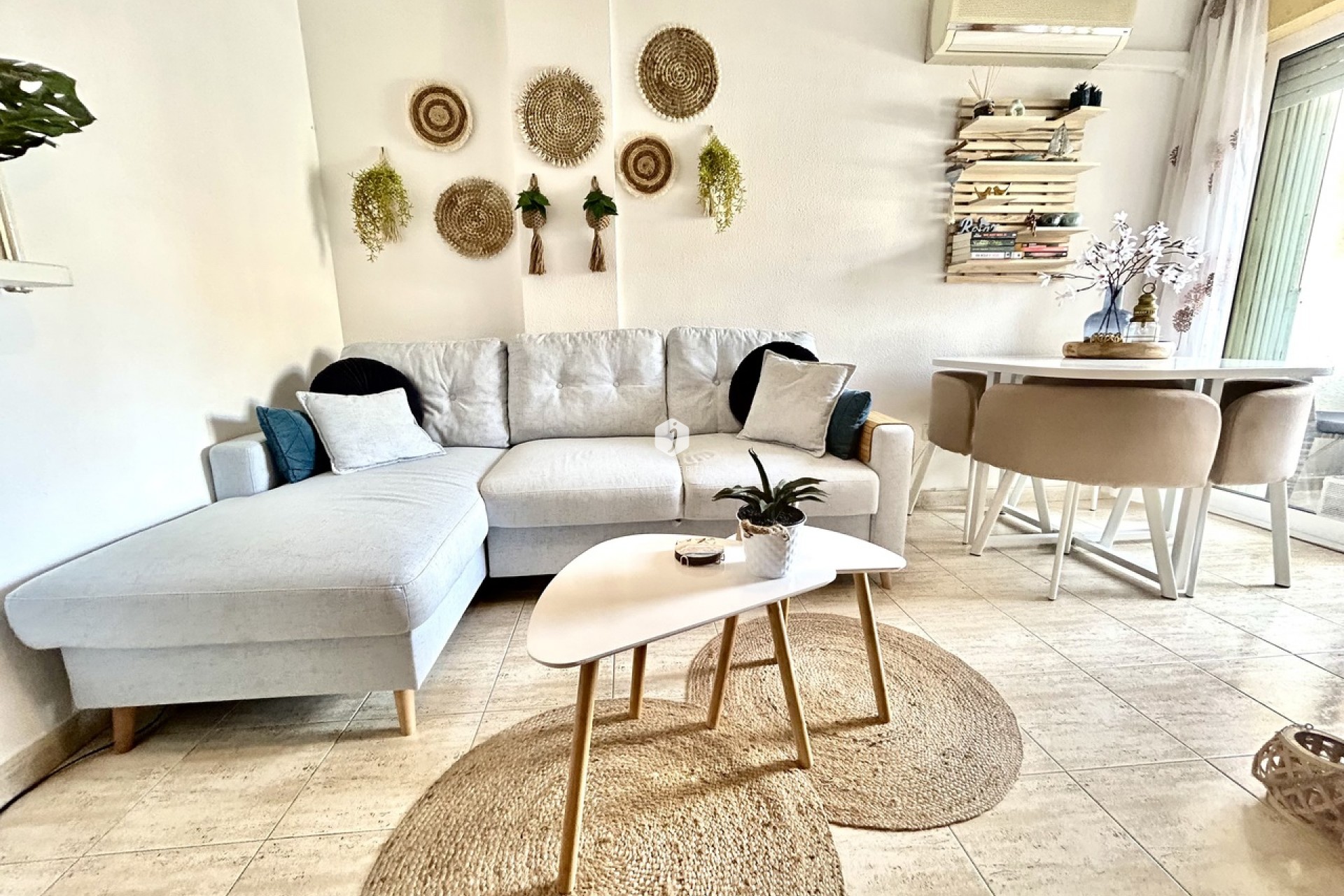 Resale - Apartment / flat -
Torrevieja - Costa Blanca