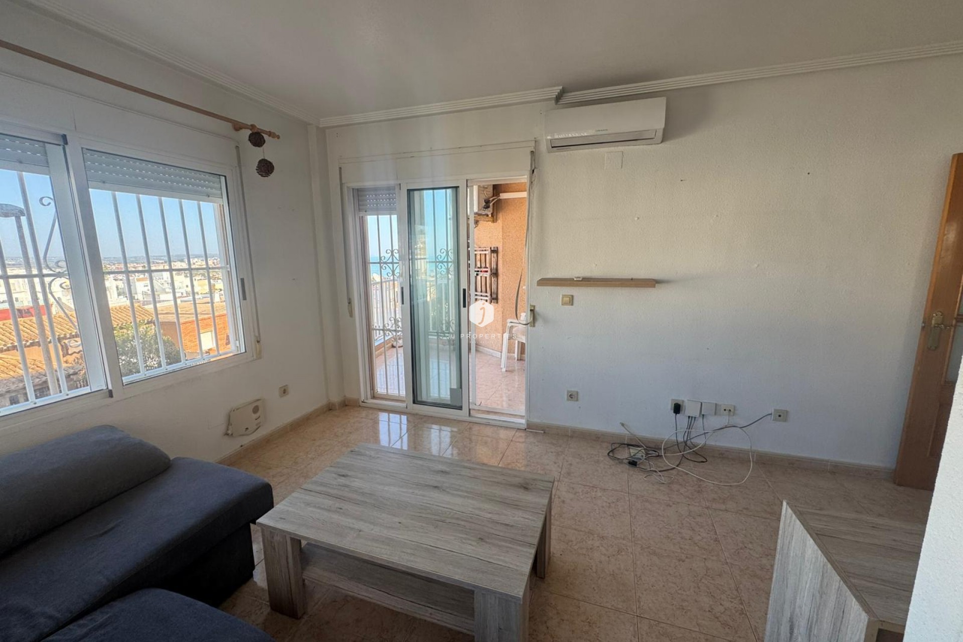 Resale - Apartment / flat -
Torrevieja - Costa Blanca