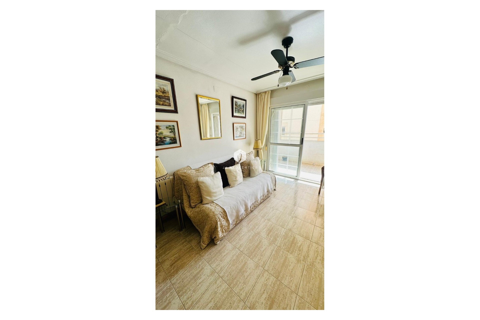 Resale - Apartment / flat -
Torrevieja - Costa Blanca