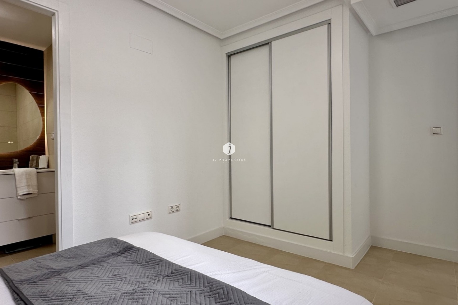 Resale - Apartment / flat -
Torrevieja - Costa Blanca