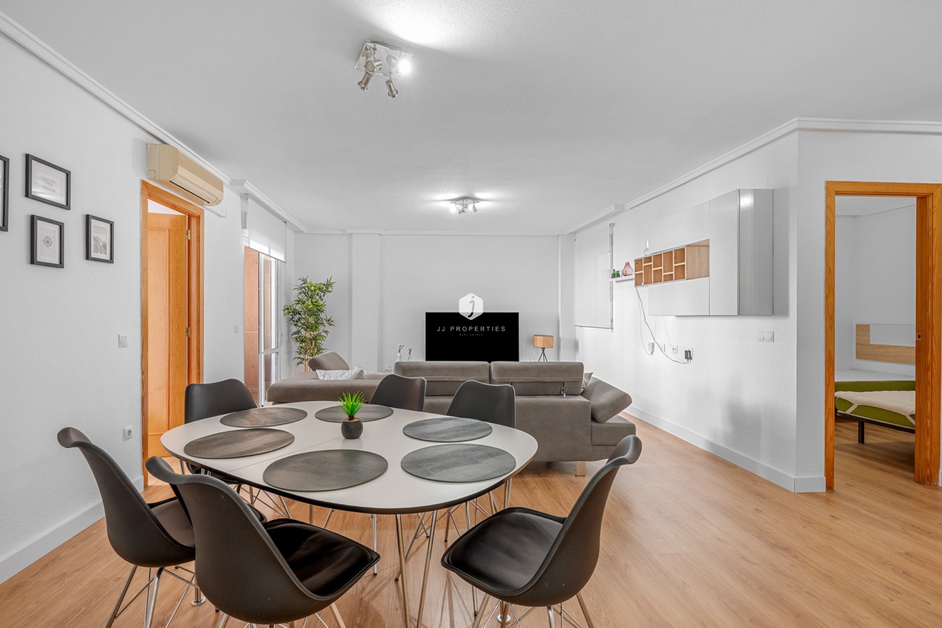 Resale - Apartment / flat -
Torrevieja - Costa Blanca