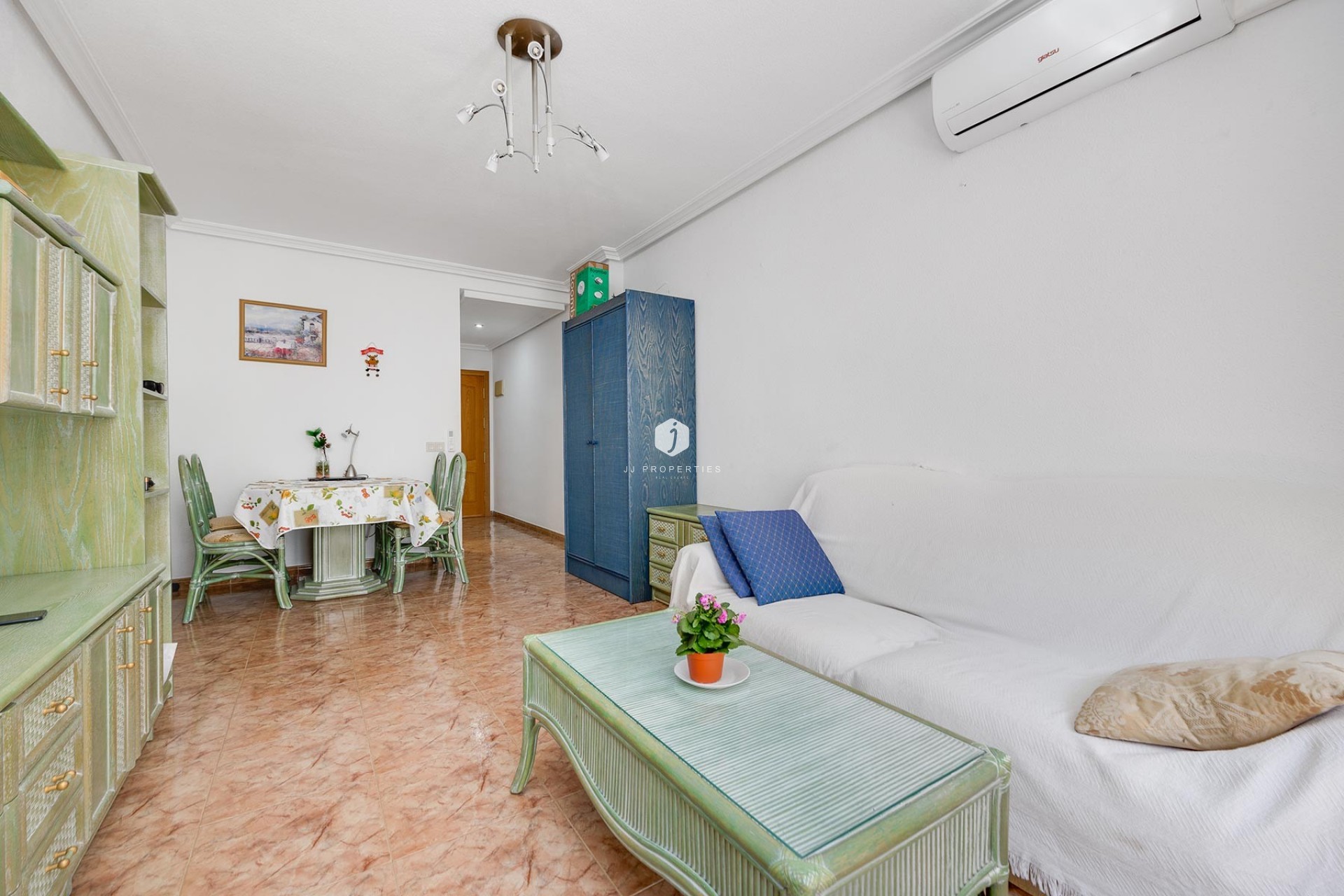 Resale - Apartment / flat -
Torrevieja - Costa Blanca