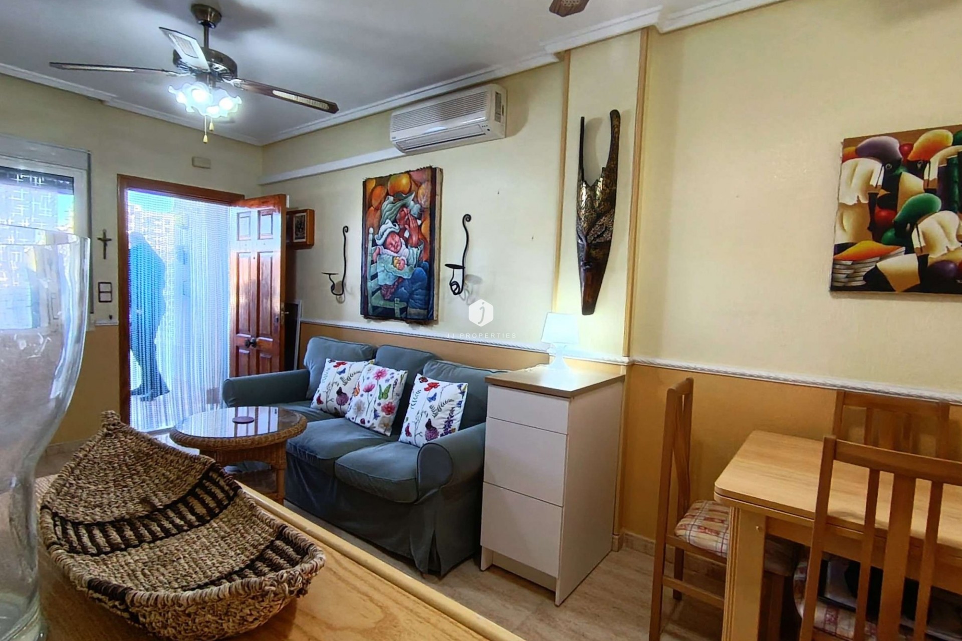 Resale - Apartment / flat -
Torrevieja - Costa Blanca