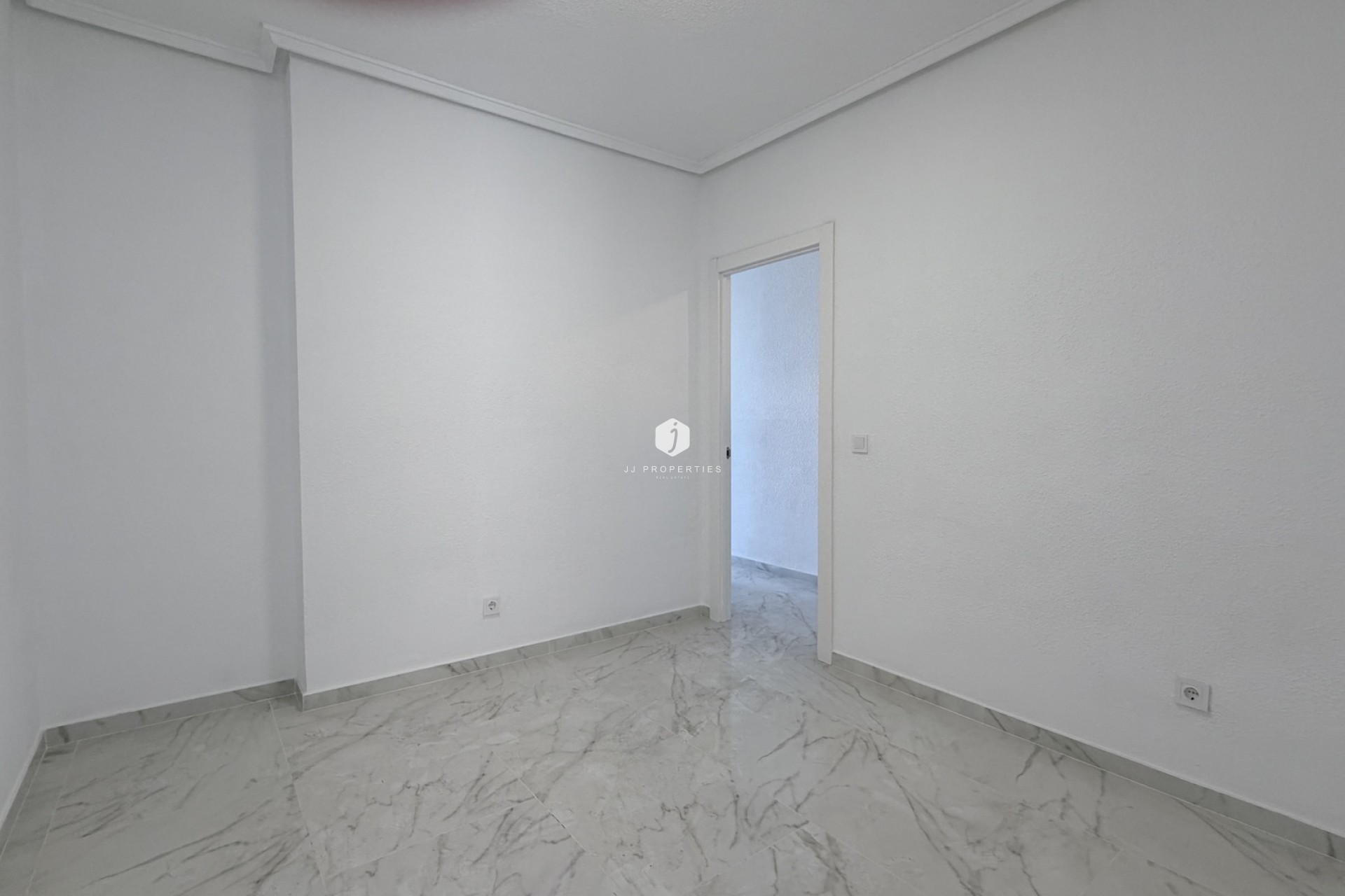 Resale - Apartment / flat -
Torrevieja - Costa Blanca