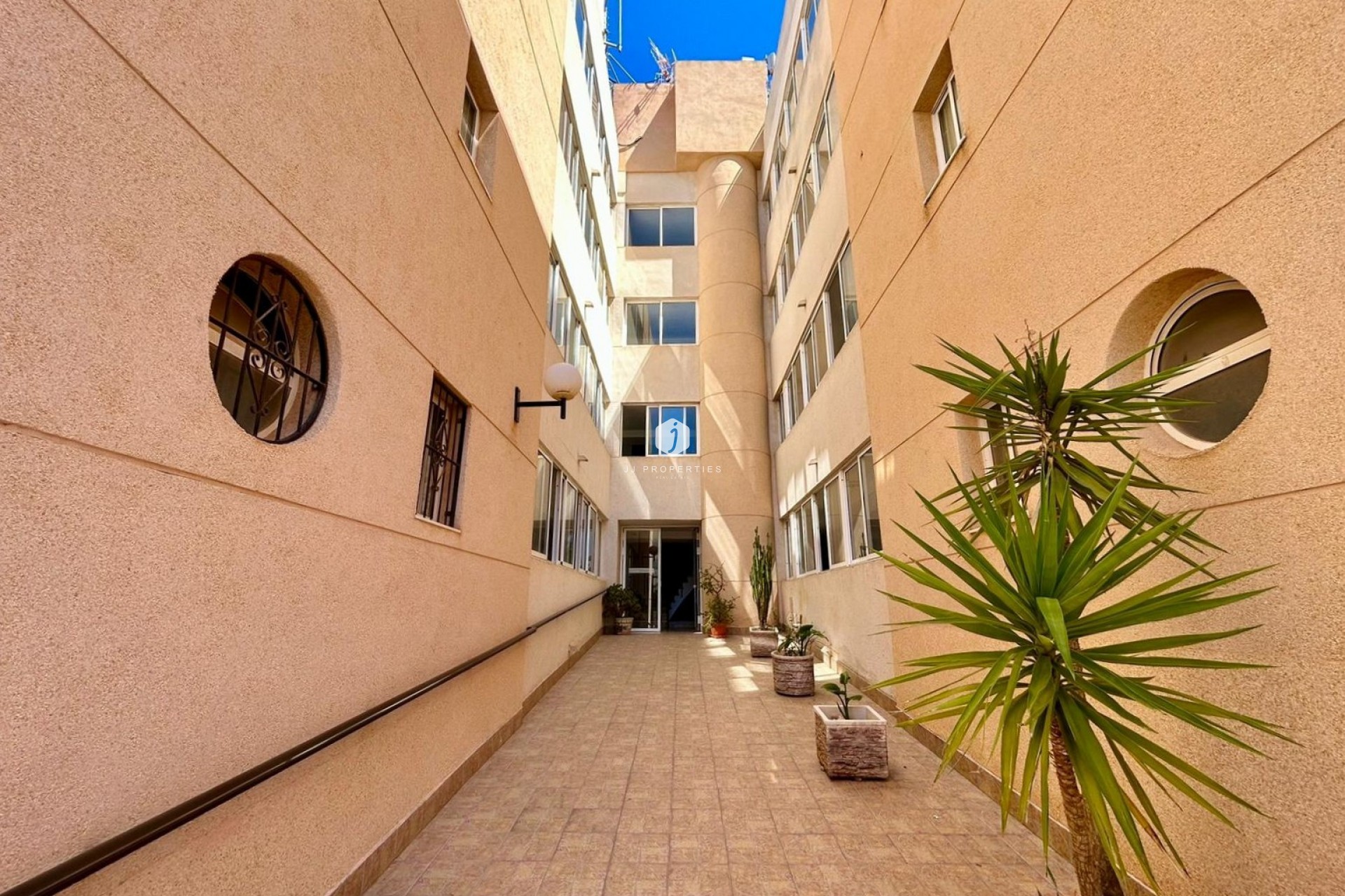 Resale - Apartment / flat -
Torrevieja - Costa Blanca